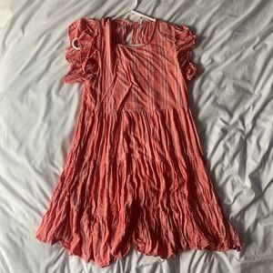 Flutter sleeve dress